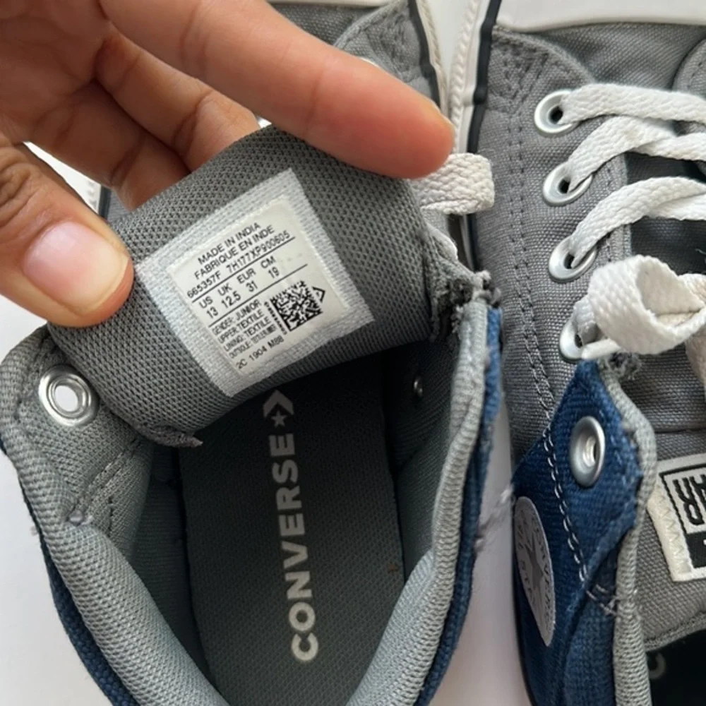 Converse Chuck Taylor All Star Axel Mid Top Grey Navy Blue‎ Kids Size 13 665357F